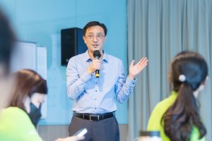 Dr Chua Ying Hwee, CEO and Principal of KLCII sharing the ECET initiative